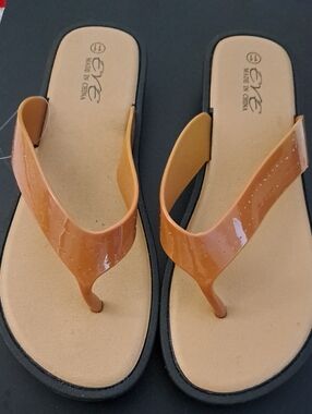Eve Women’s Tan Patent Strap Flip Flop Sandals